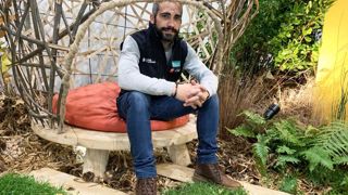 1-Franck Serra et son jardin, « Human & Sens ». ©F.Arnould 1-Franck Serra et son jardin, « Human & Sens ». ©F.Arnould